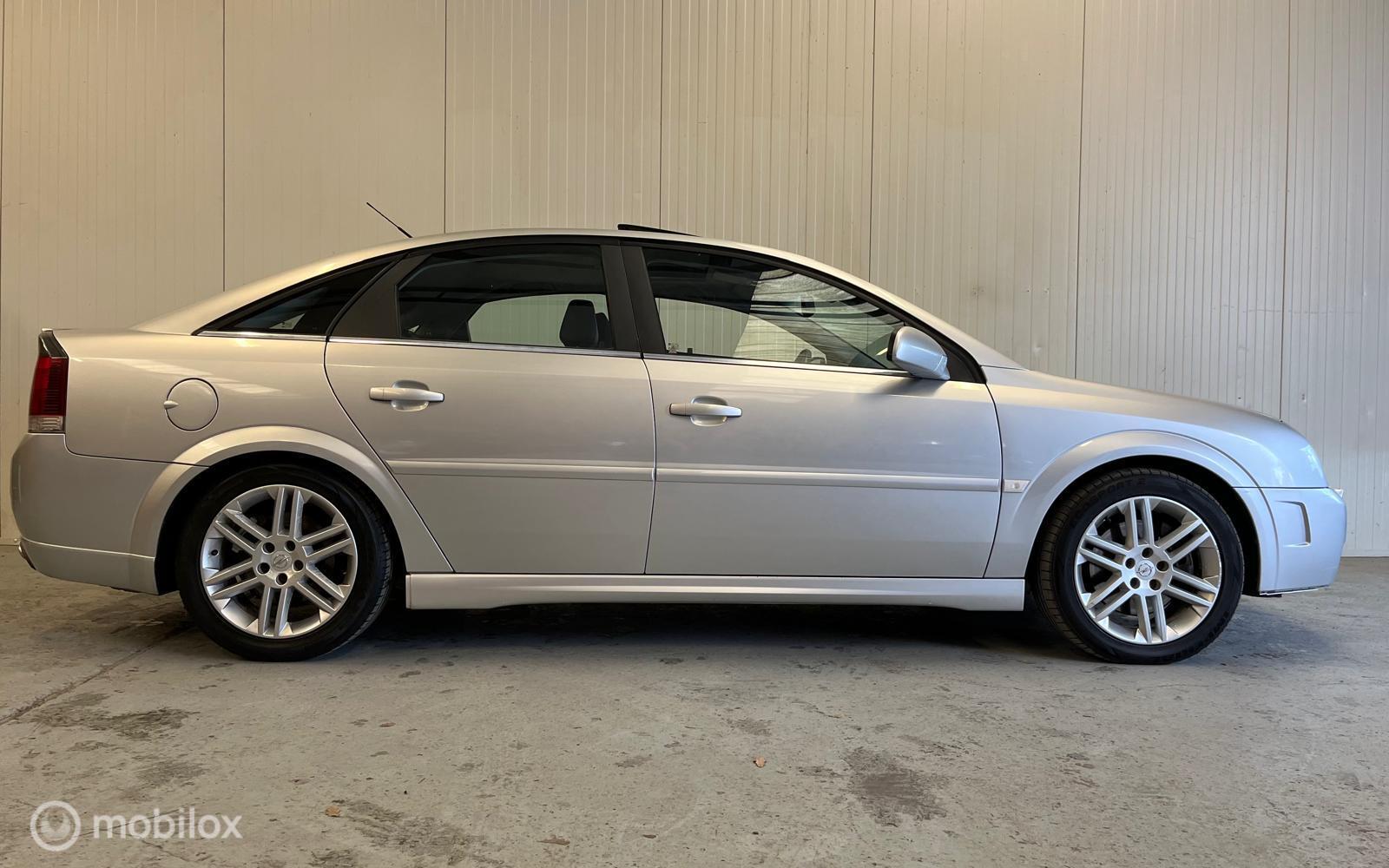 Foto van Opel Vectra GTS