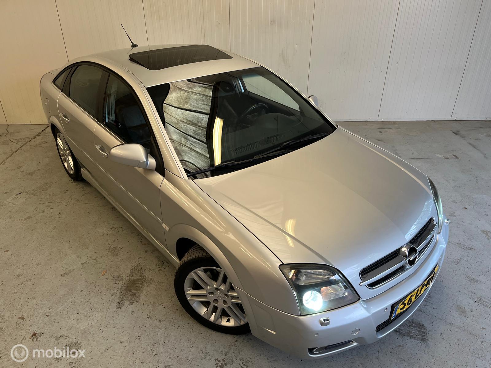 Foto van Opel Vectra GTS