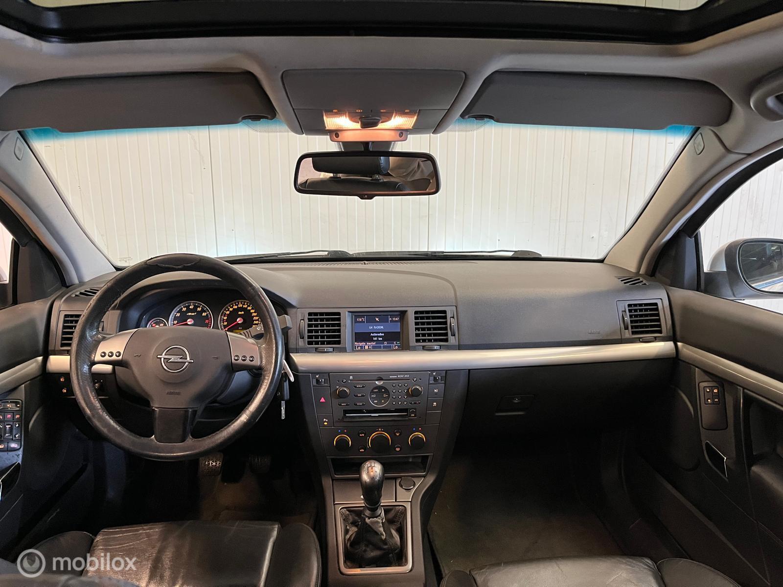 Foto van Opel Vectra GTS
