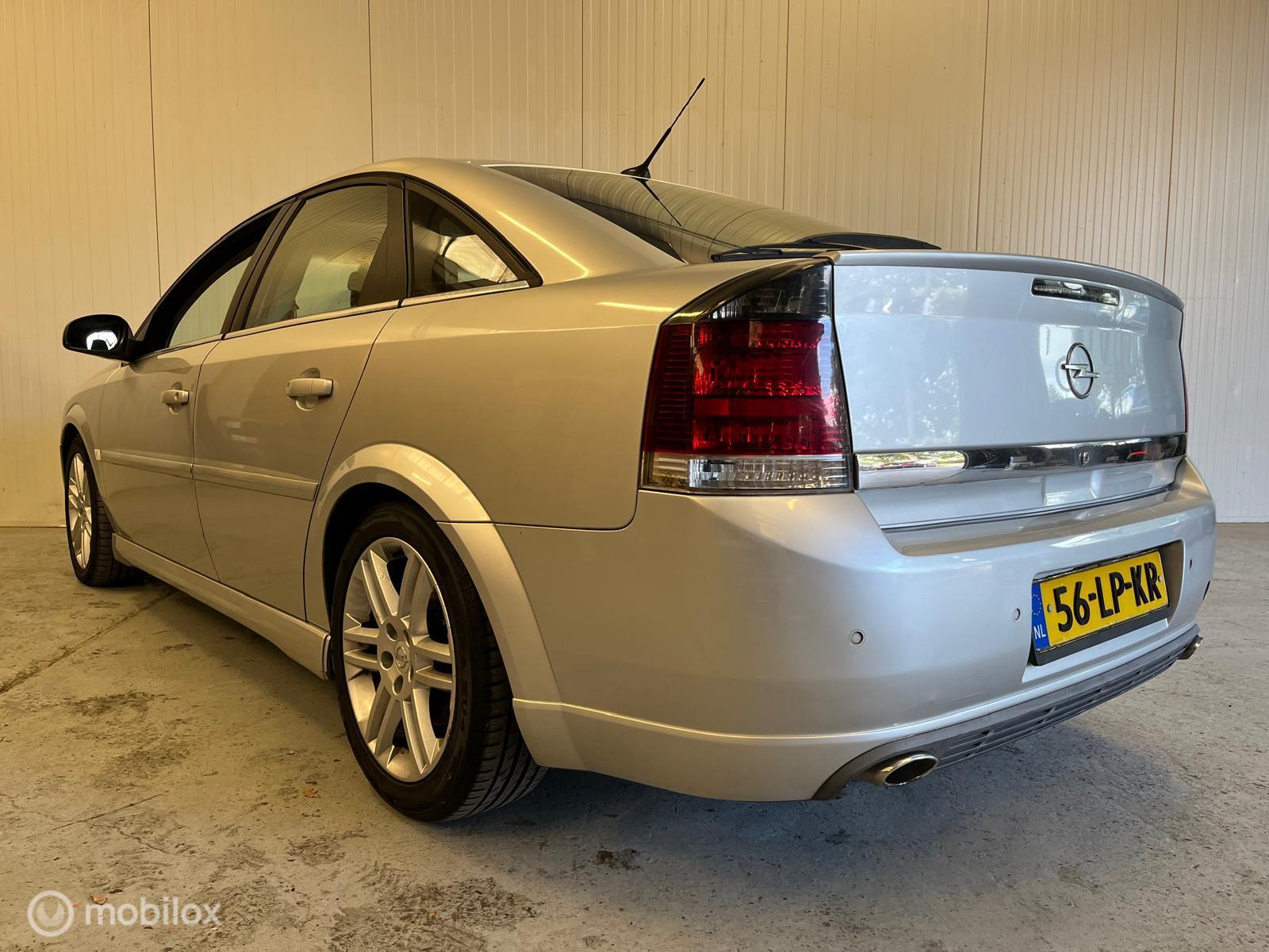 Foto van Opel Vectra GTS