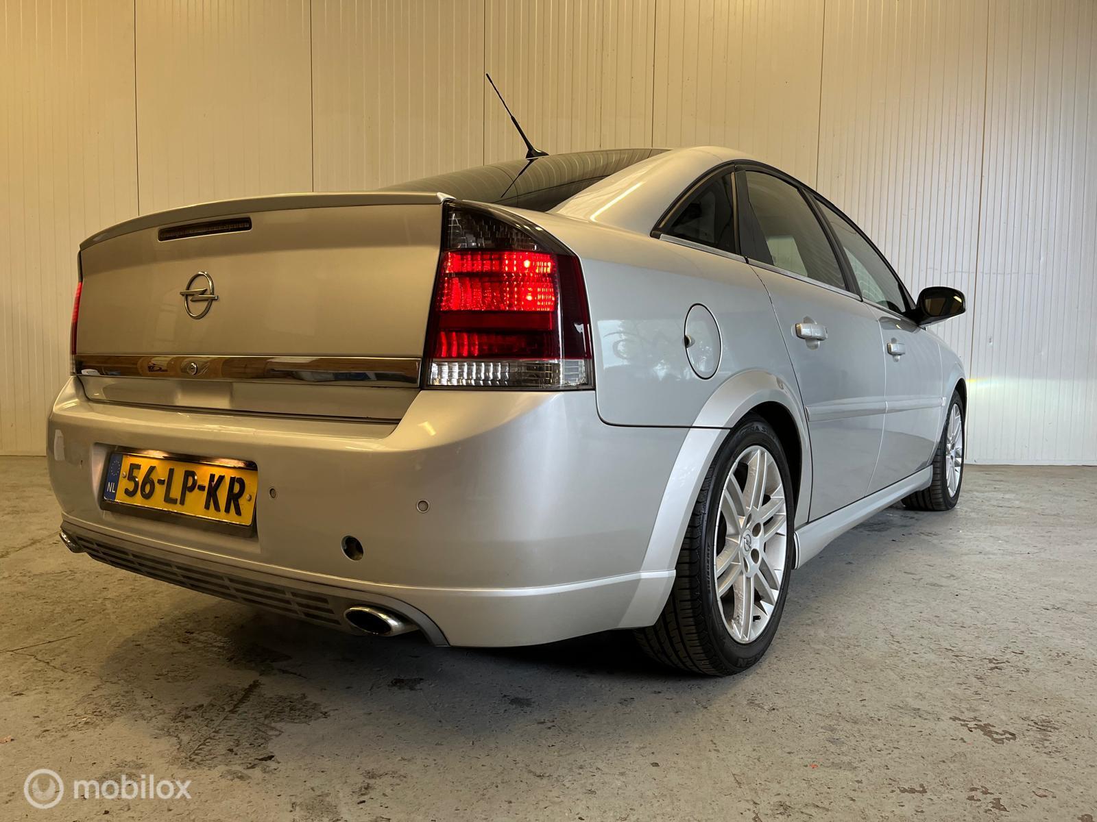 Foto van Opel Vectra GTS