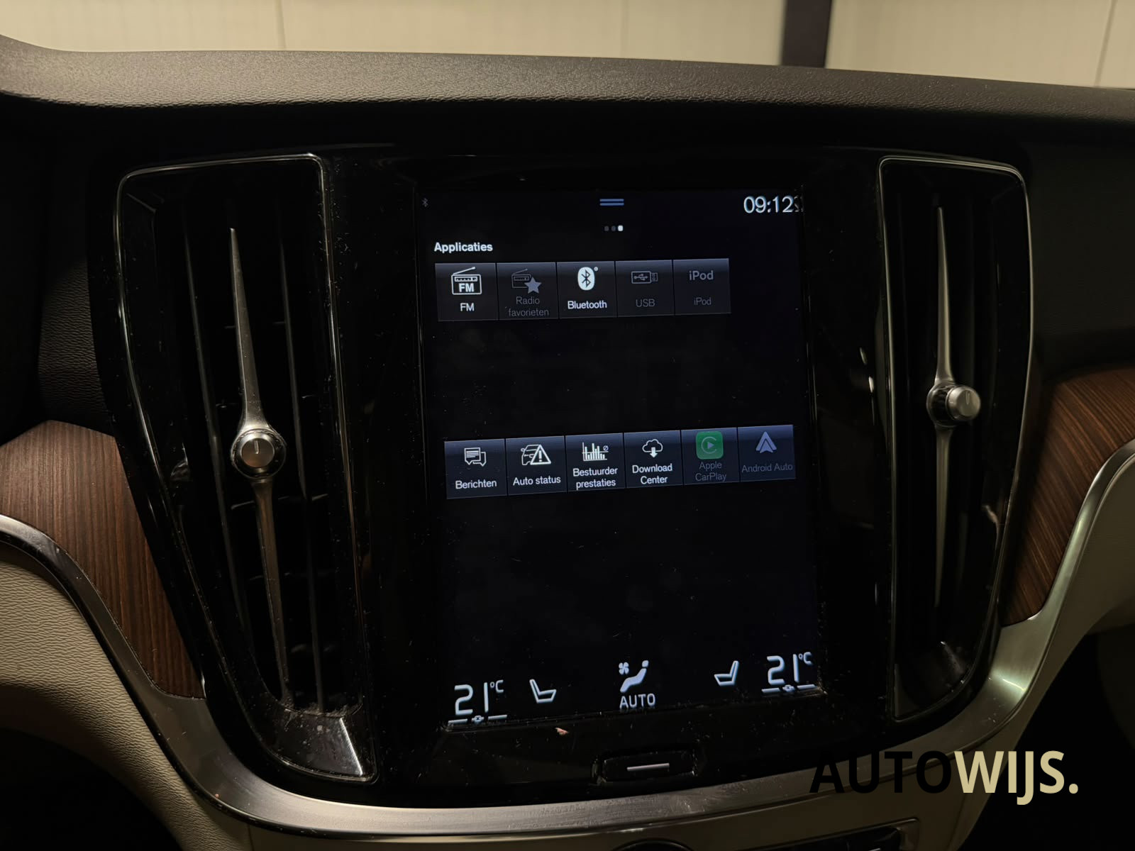 Foto van Volvo V60 T6 Twin Engine