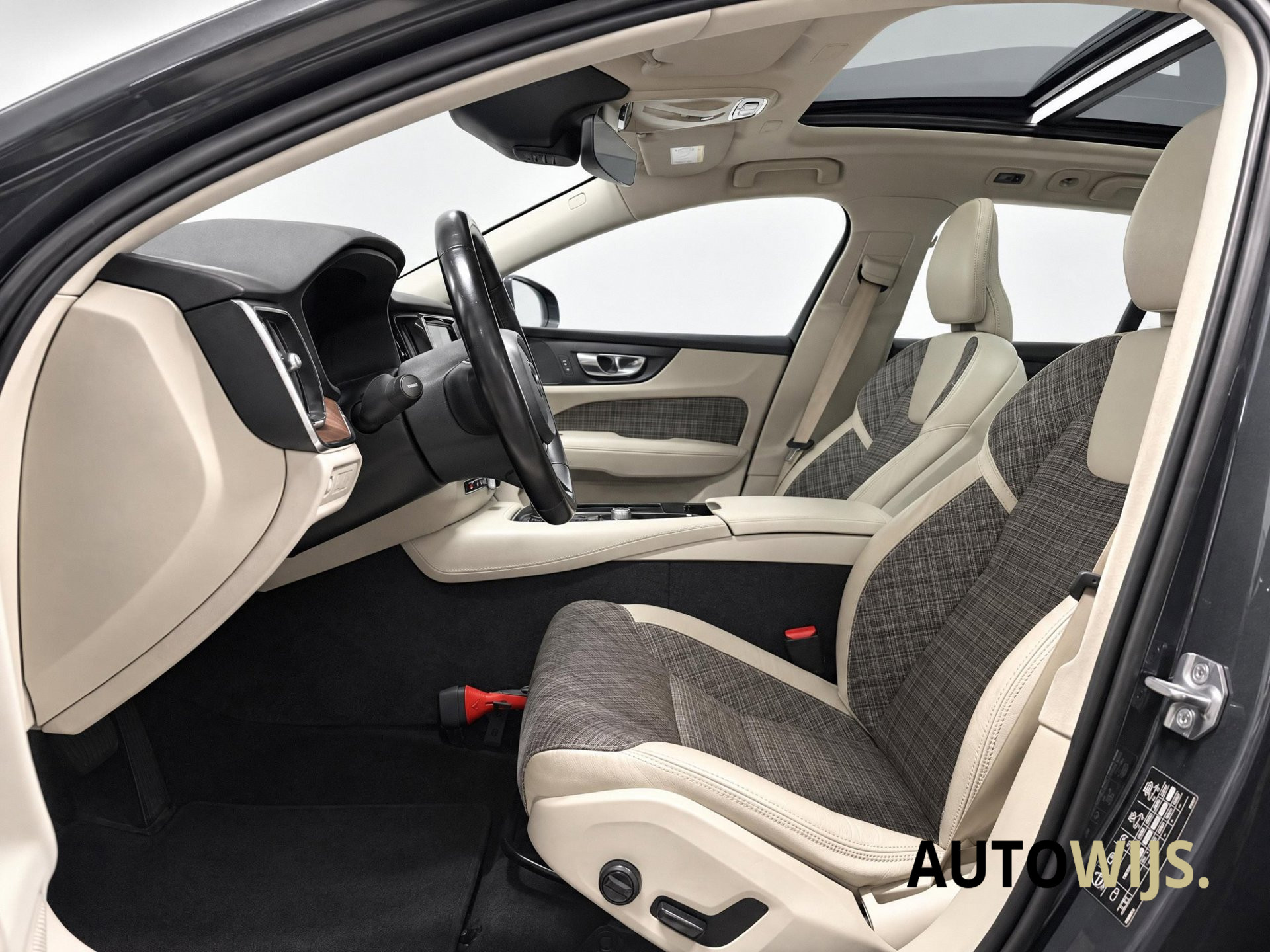 Foto van Volvo V60 T6 Twin Engine