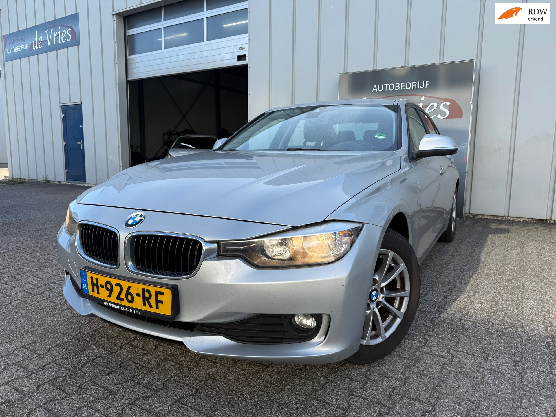 BMW 316d 316d High Executive AIRCO / NAVI / PDC / STOELVERWARMING / LM VELGEN 2012 - voorkant