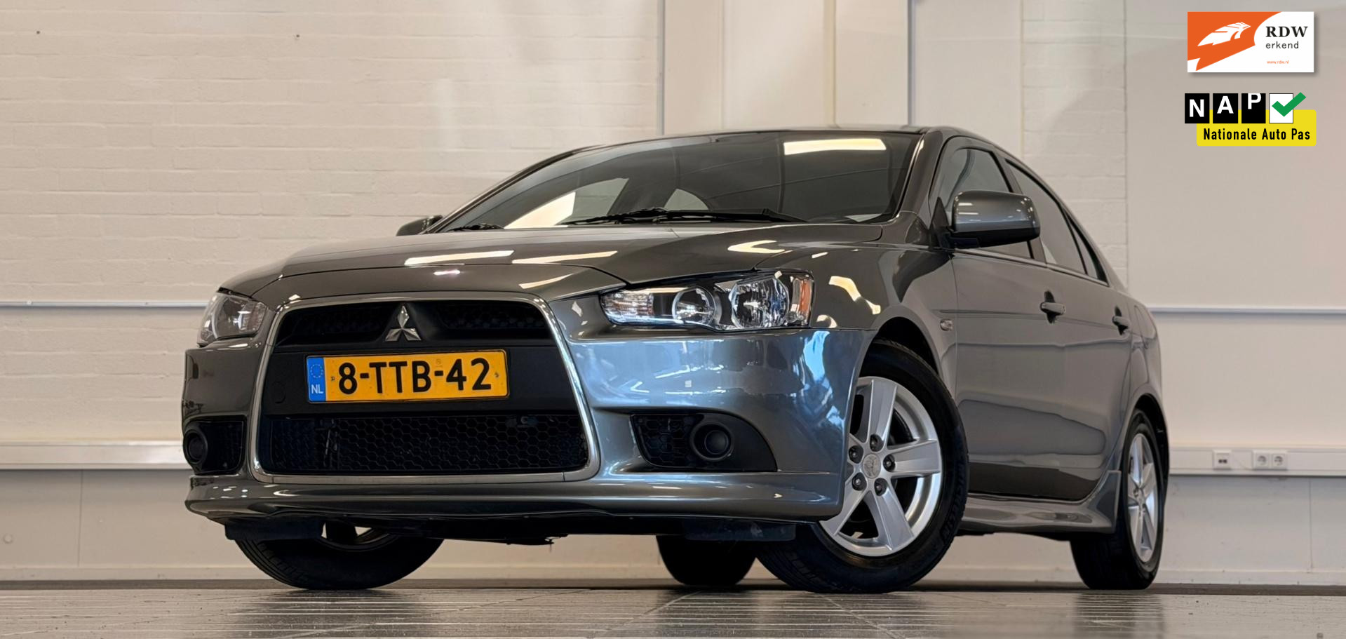 Mitsubishi Mitsubishi Lancer 1.6 Limited Edition Nieuw staat Trekhaak Parkeerhulp 2014 - voorkant