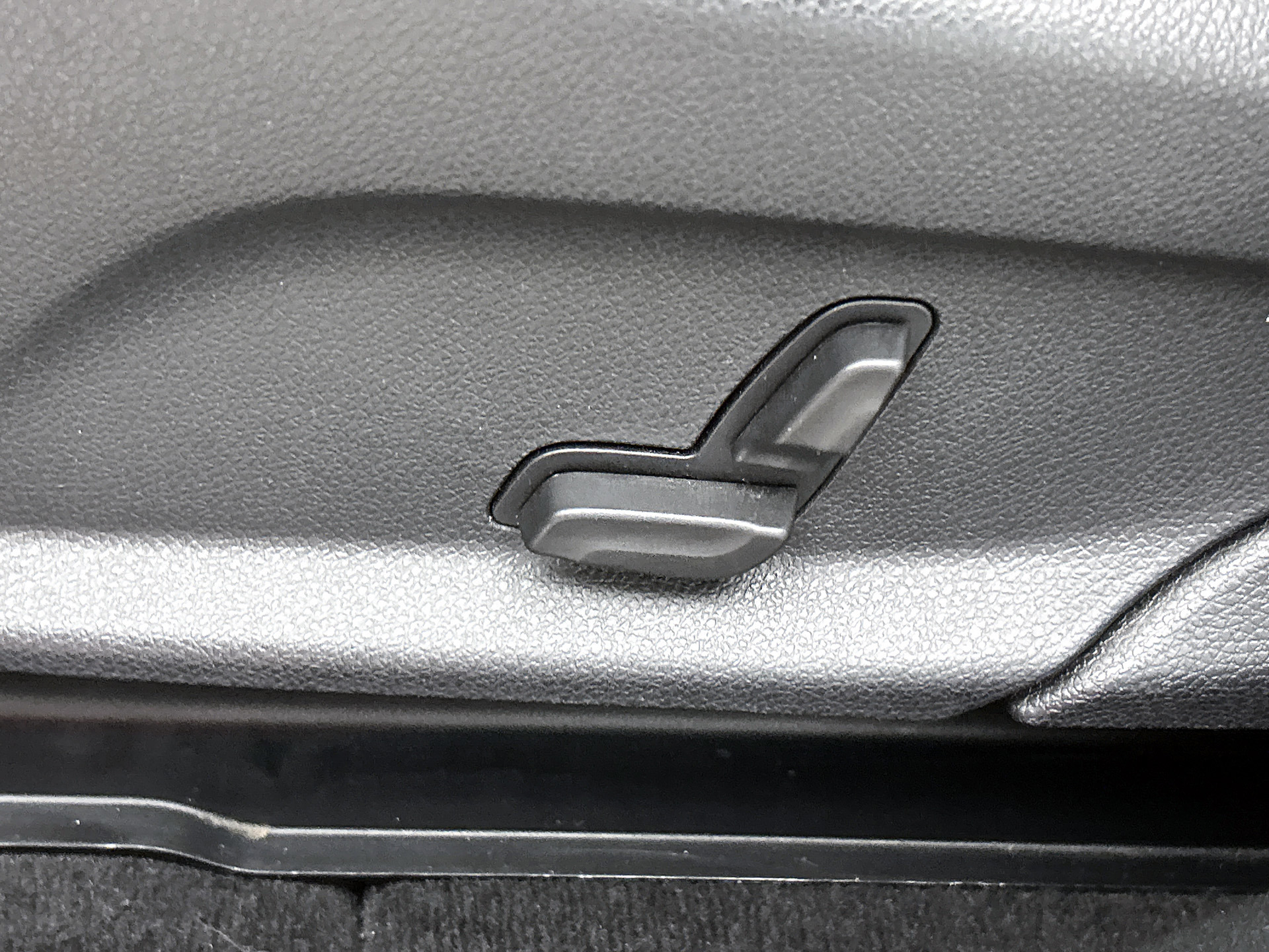 Foto van Mercedes-Benz GLC 300 E 4Matic