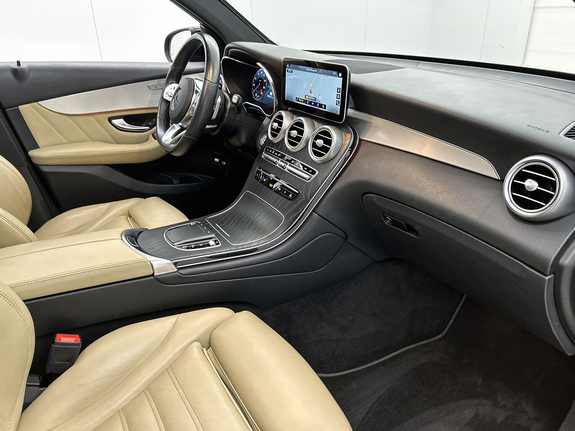 Foto van Mercedes-Benz GLC 300 E 4Matic