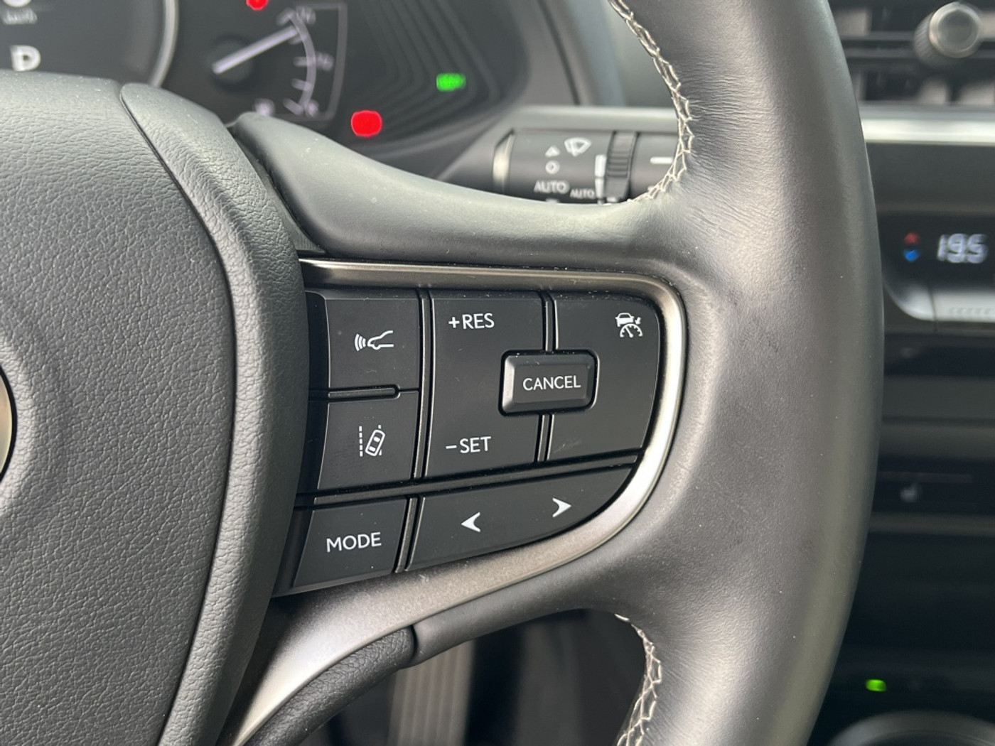Foto van Lexus Lexus Ux250h