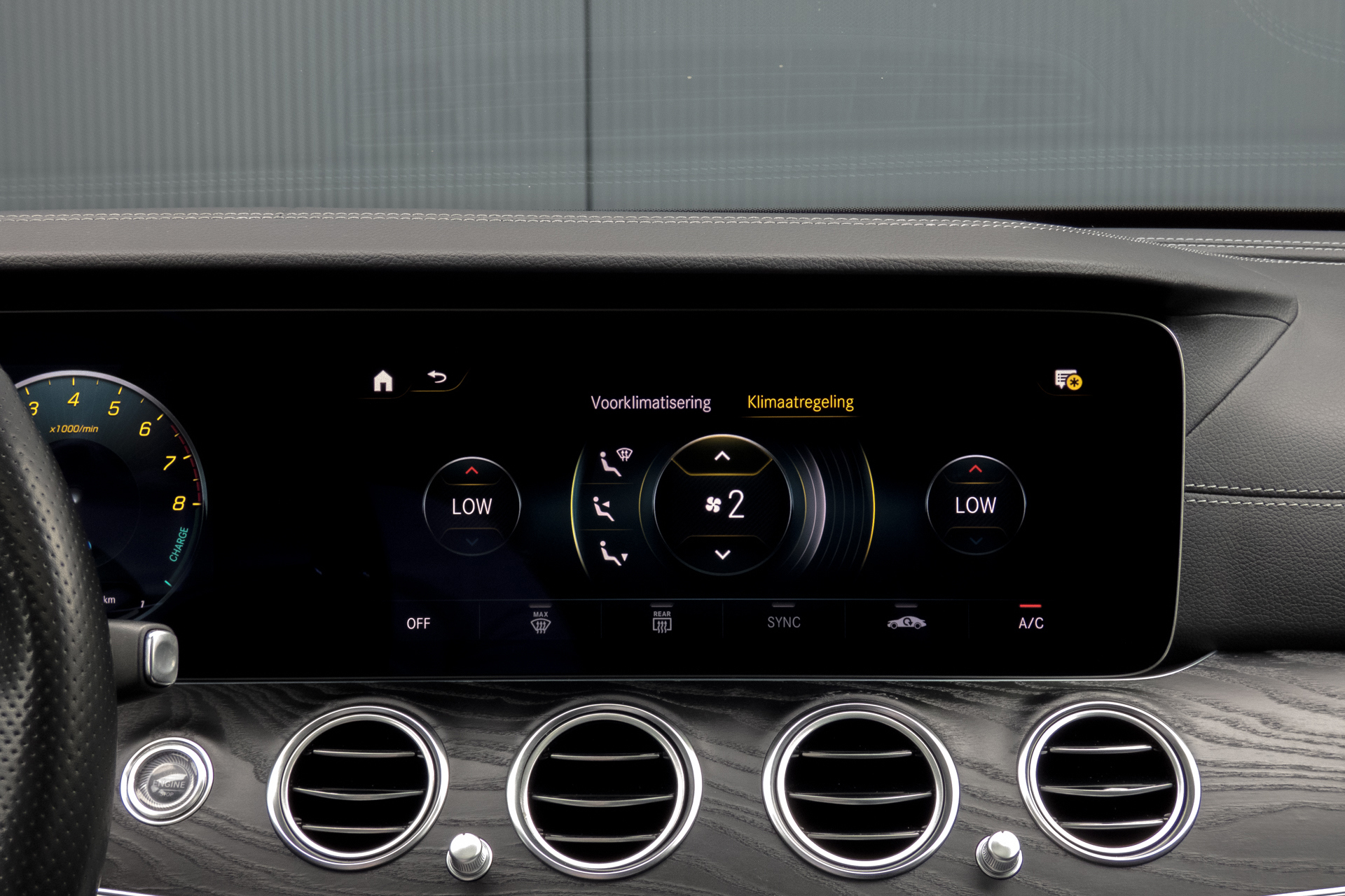 Foto van Mercedes-Benz E 300 E