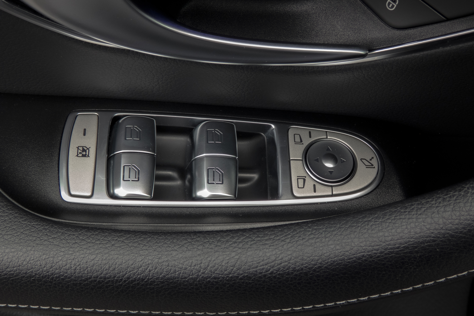 Foto van Mercedes-Benz E 300 E