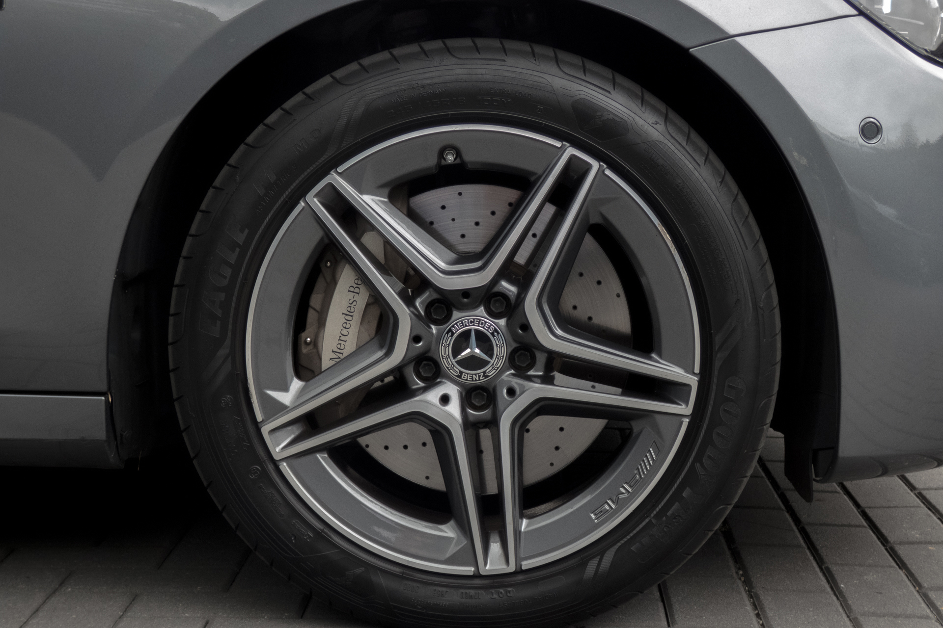 Foto van Mercedes-Benz E 300 E