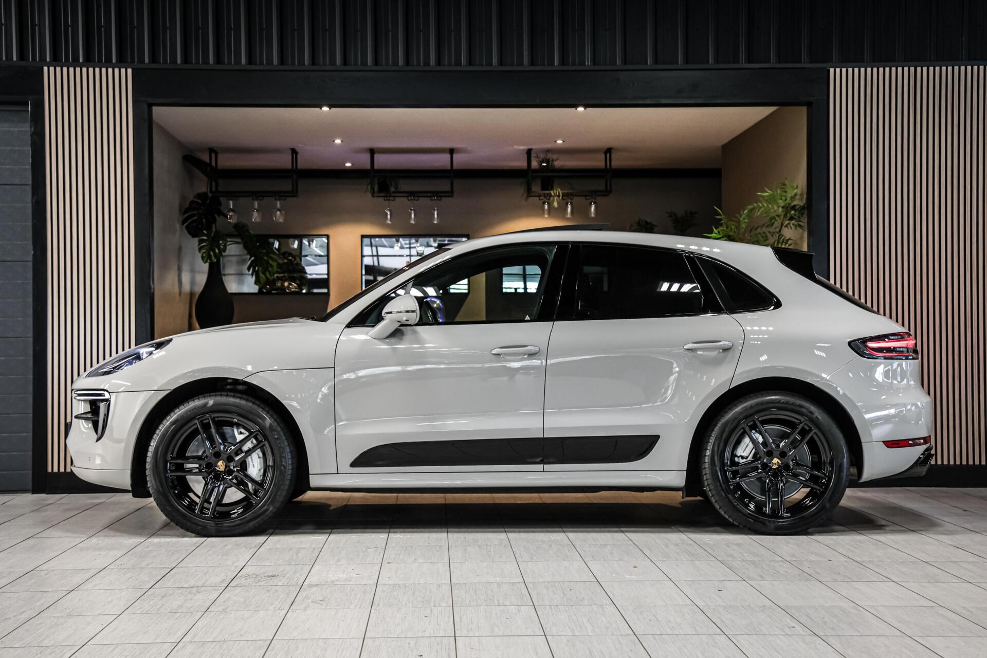 Foto van Porsche Macan Turbo