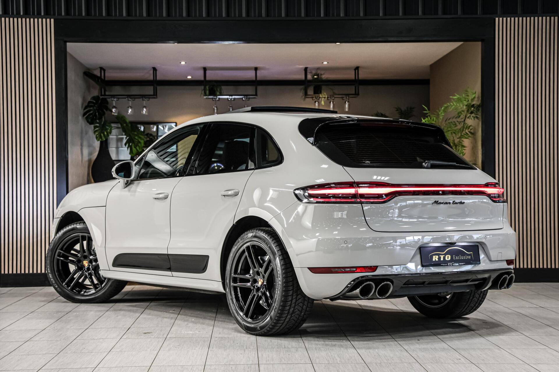 Foto van Porsche Macan Turbo