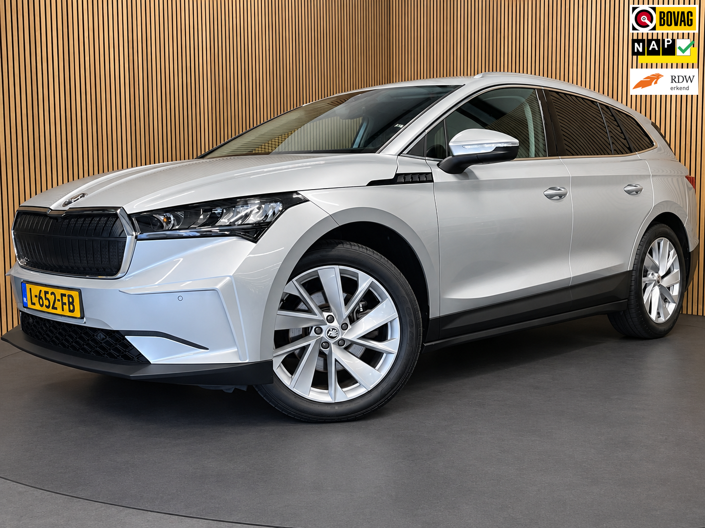 Skoda Enyaq 60 60|90% SOH|1/2 LEDER|APPLE CARPLAY|ANDROID AUTO|NAVIGATIE|CAMERA|CLIMATE+CRUISE CONTROL|NL-AUTO|NAP|1 EIG|INCL.BTW| 2021 - voorkant