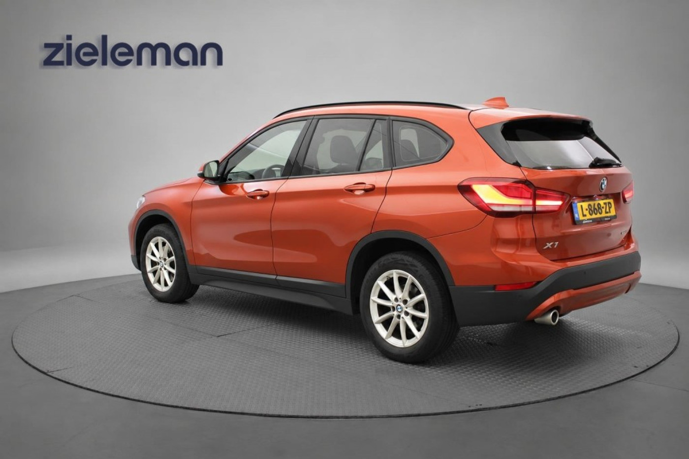 Foto van BMW X1 Sdrive18i