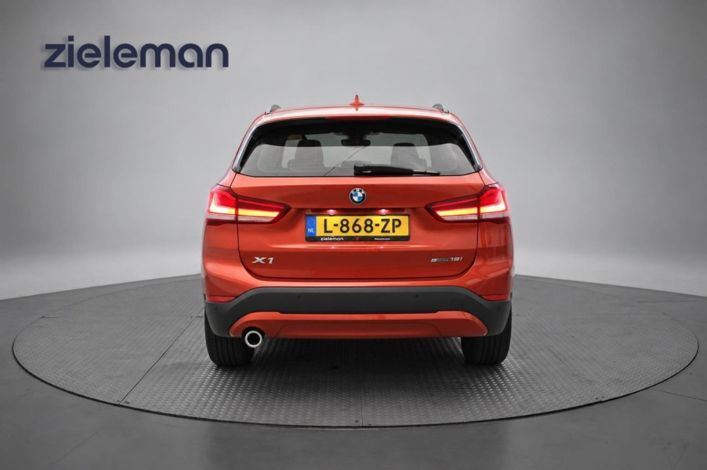 Foto van BMW X1 Sdrive18i