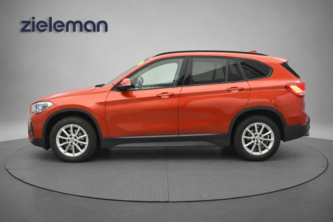 Foto van BMW X1 Sdrive18i