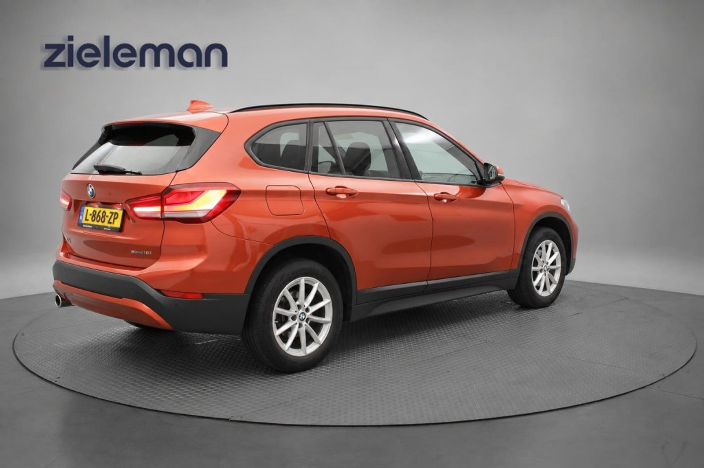 Foto van BMW X1 Sdrive18i