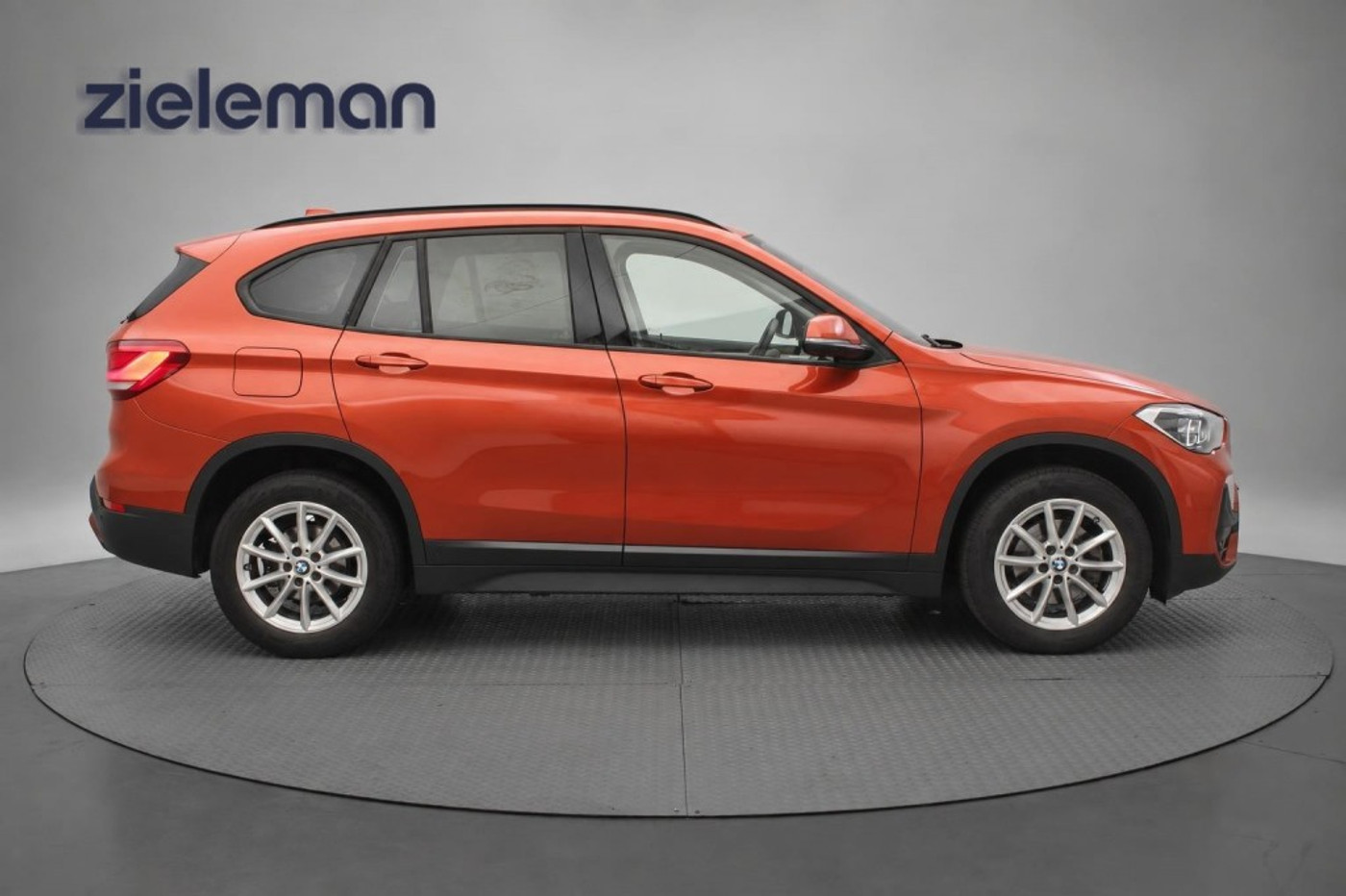 Foto van BMW X1 Sdrive18i