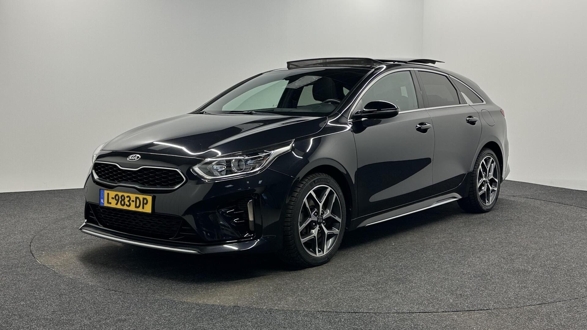 Kia Proceed 1.5 T-GDI GT-Line PANO CAMERA CRUISE CARPLAY NAVI ECC. 2021 - voorkant