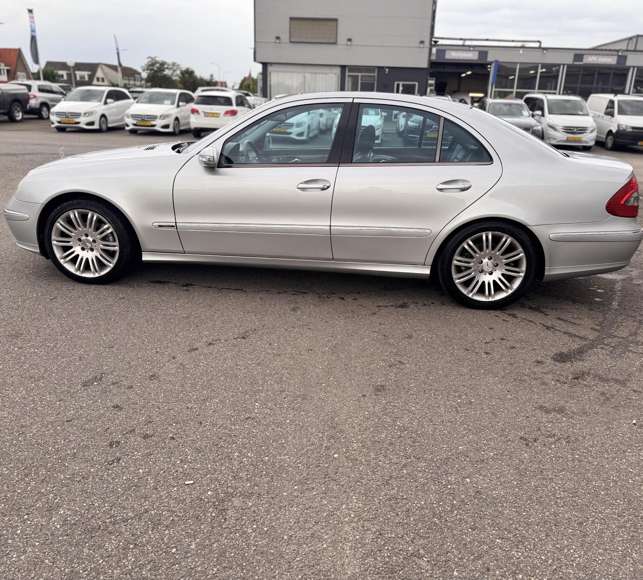 Foto van Mercedes-Benz E 240
