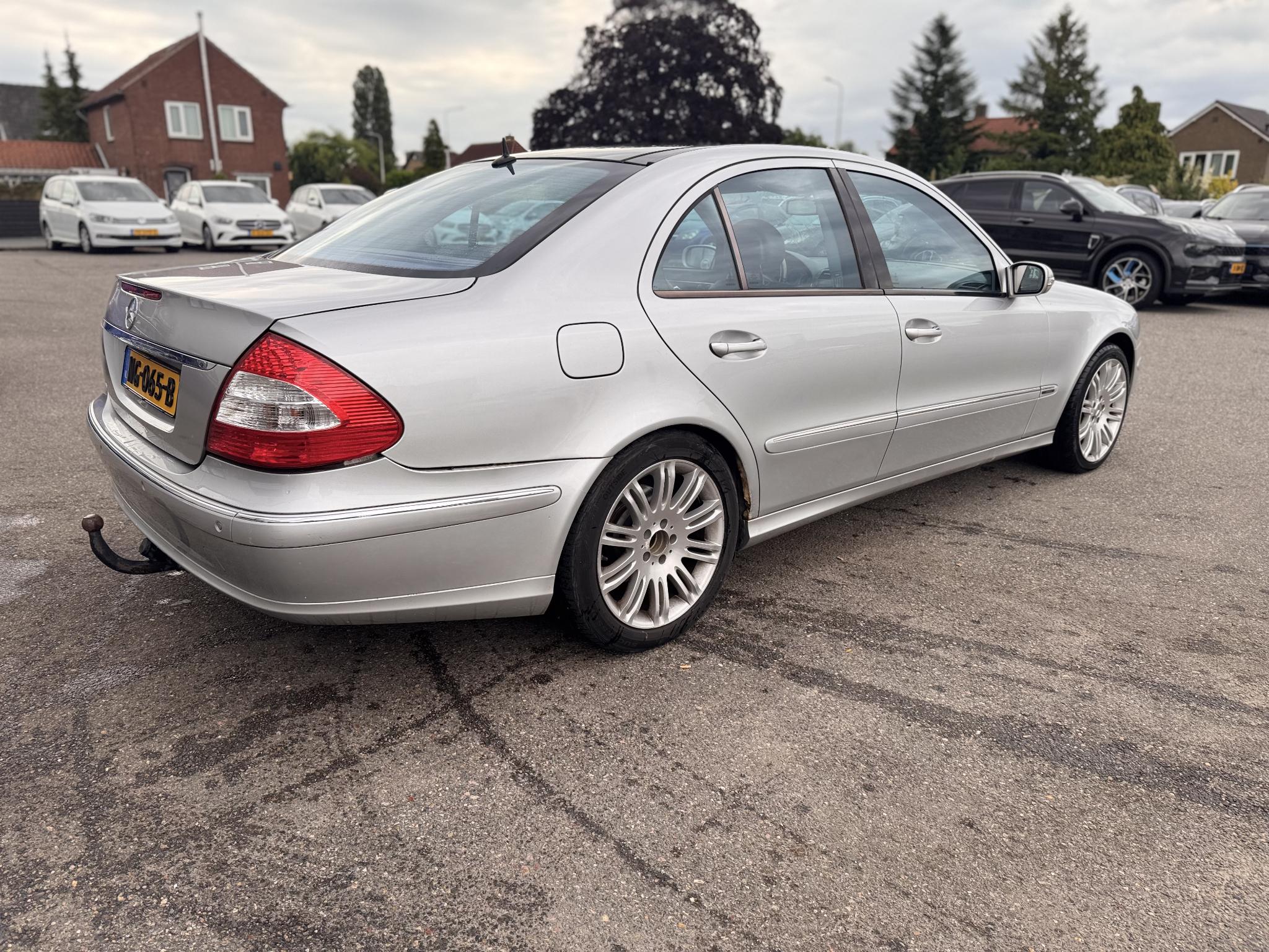 Foto van Mercedes-Benz E 240