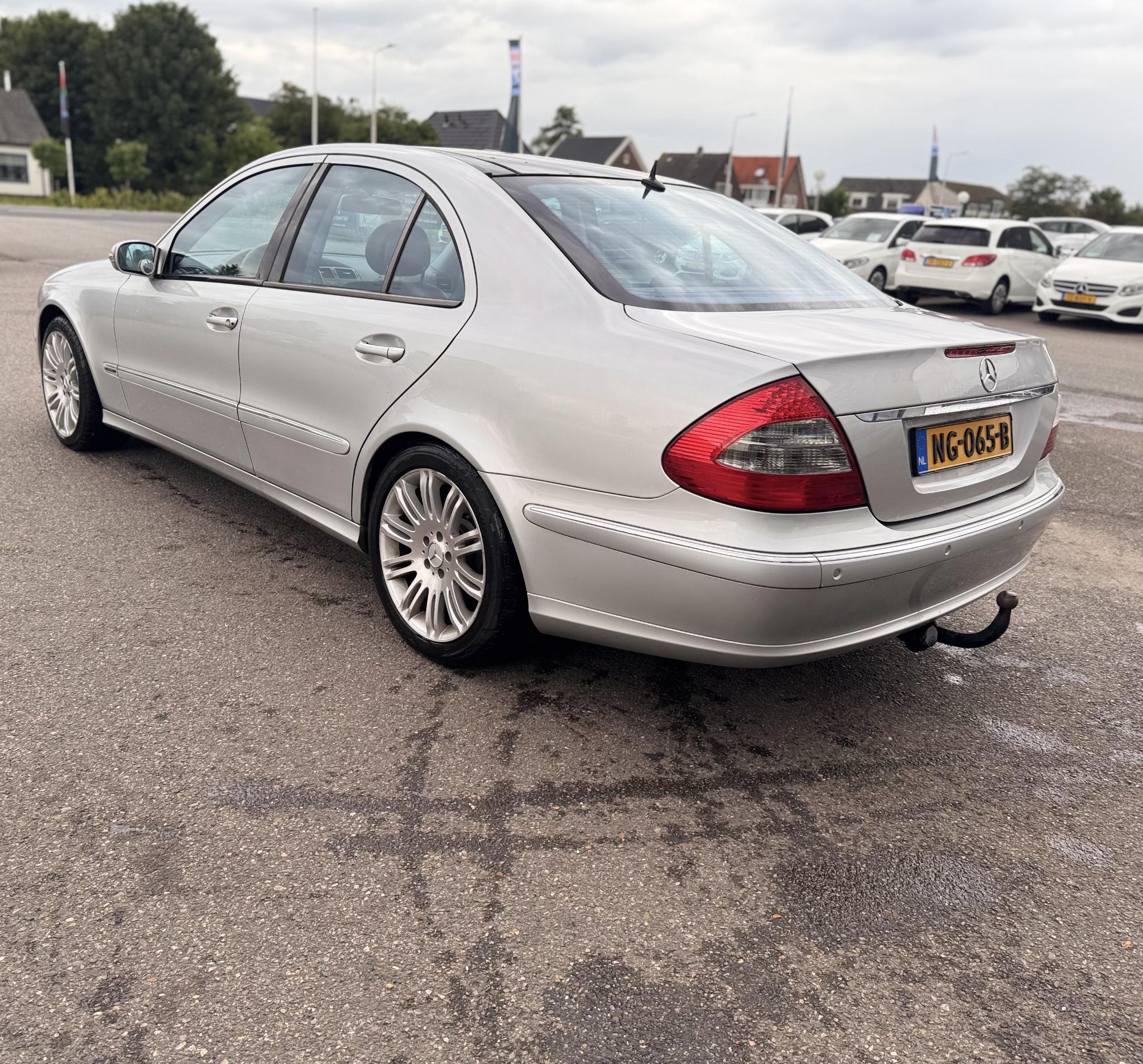 Foto van Mercedes-Benz E 240