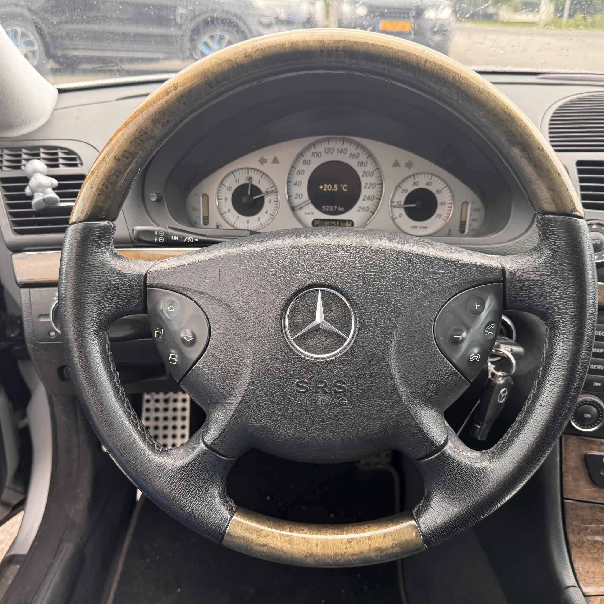 Foto van Mercedes-Benz E 240
