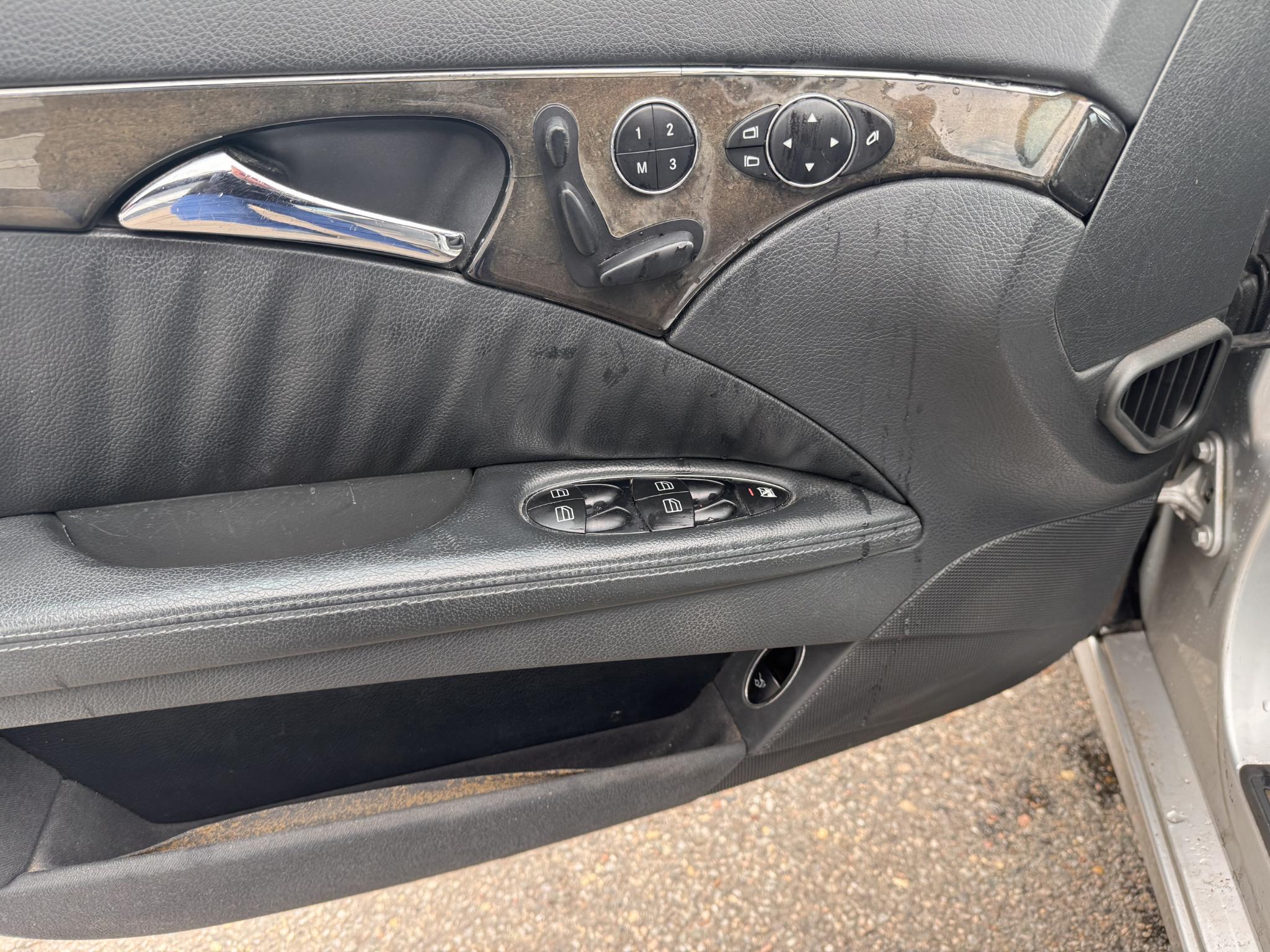 Foto van Mercedes-Benz E 240