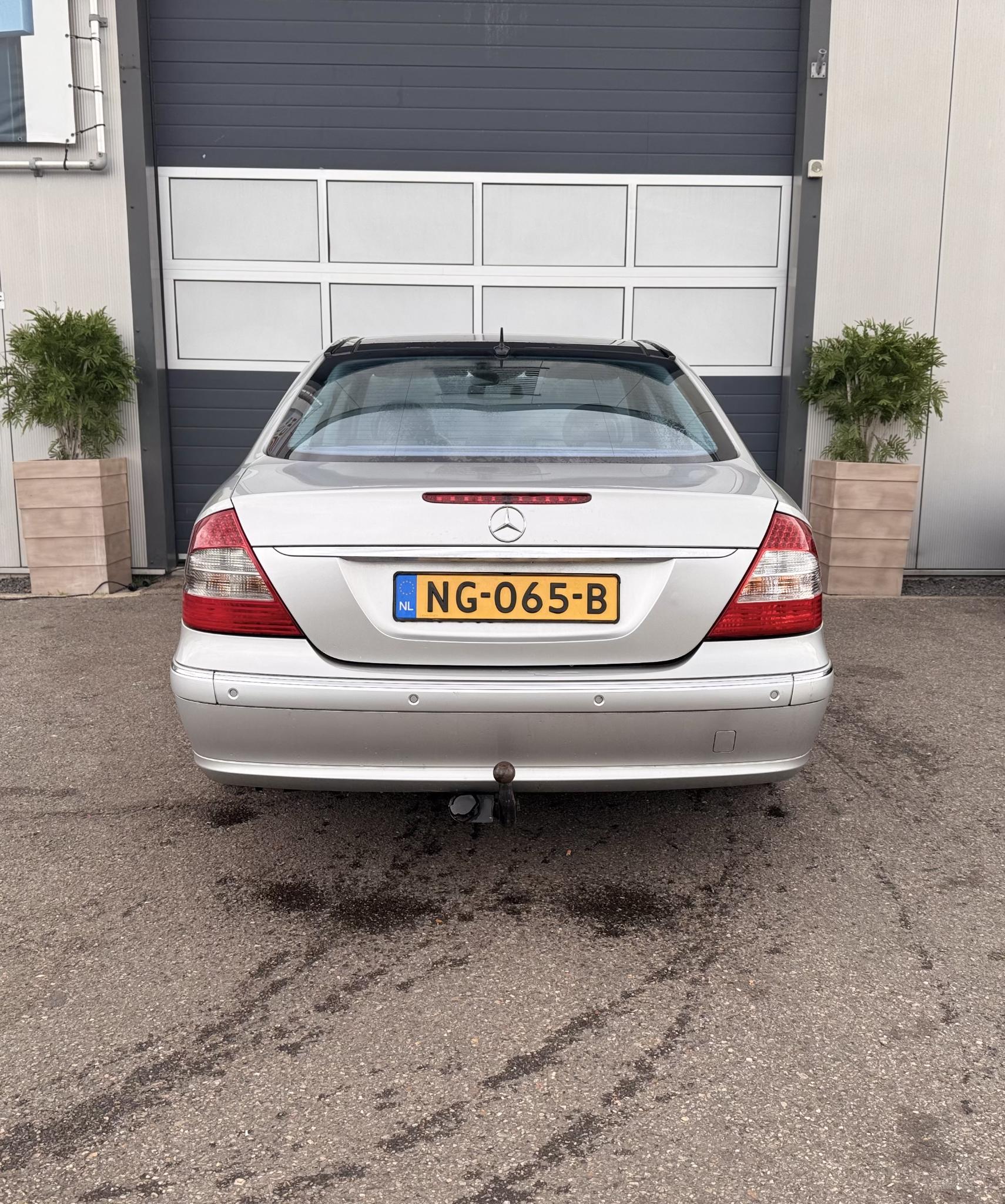 Foto van Mercedes-Benz E 240