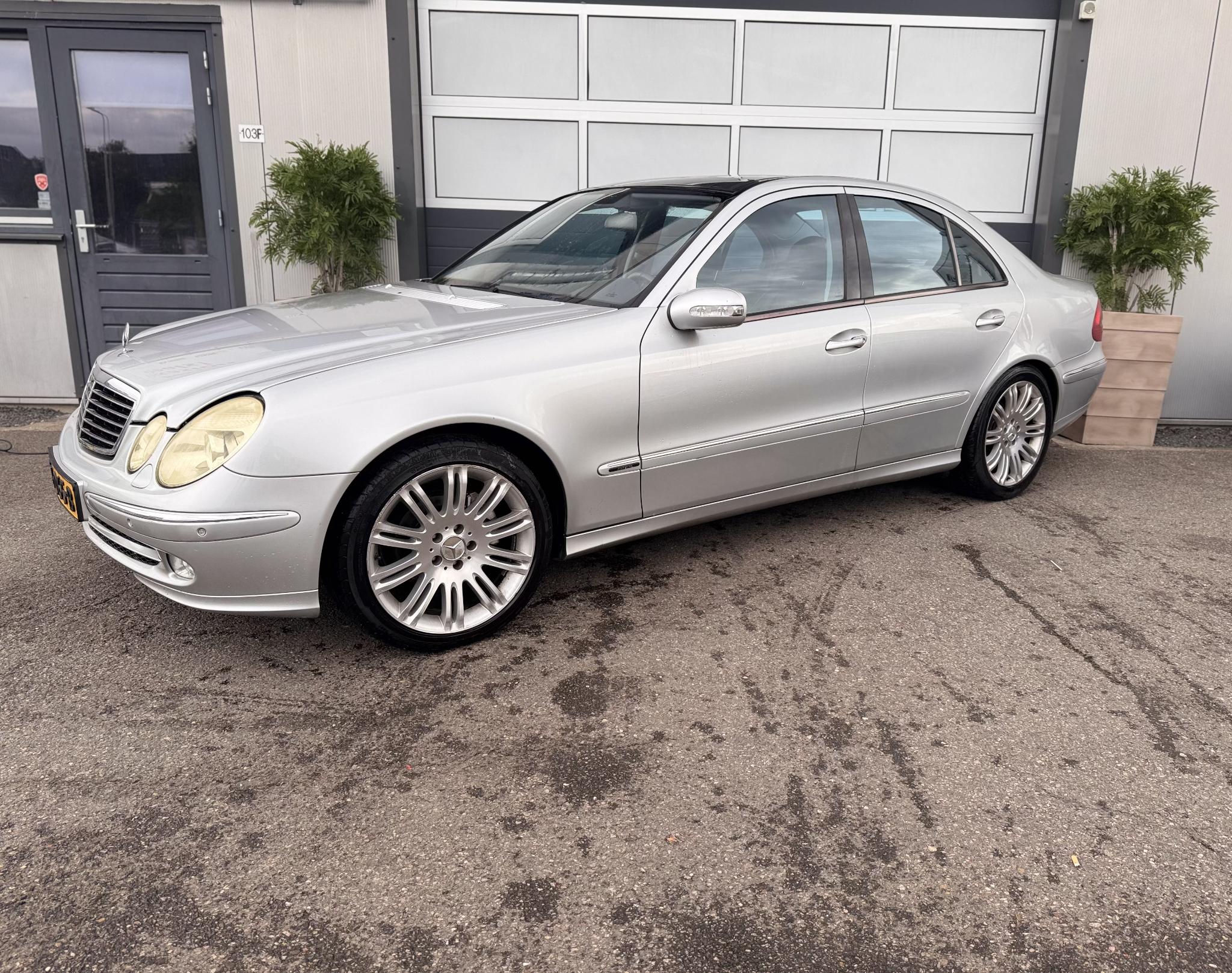 Foto van Mercedes-Benz E 240