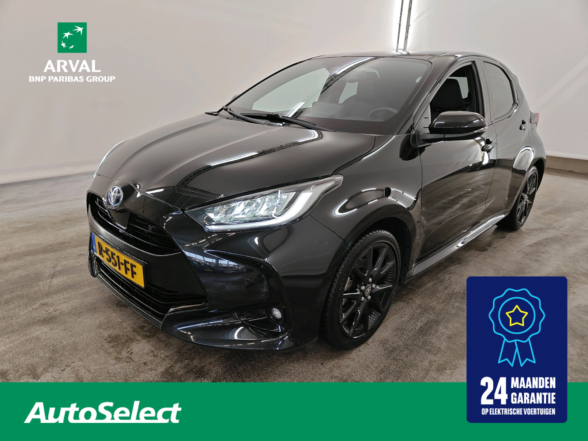Toyota Toyota Yaris 1.5 Hybrid 115pk Automaat Executive | CarPlay | Half Leder/Stof | Stoelverwarming | Keyless | LED | Camera | PDC |17" 2022 - voorkant