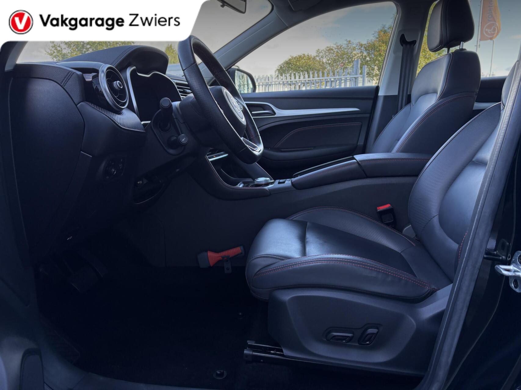Foto van MG MG ZS Ev