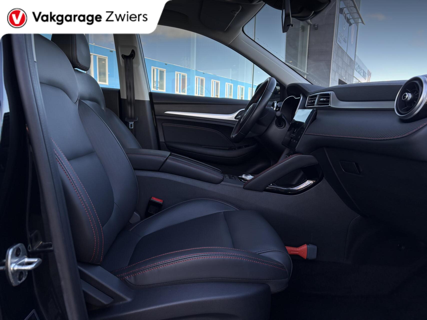 Foto van MG MG ZS Ev