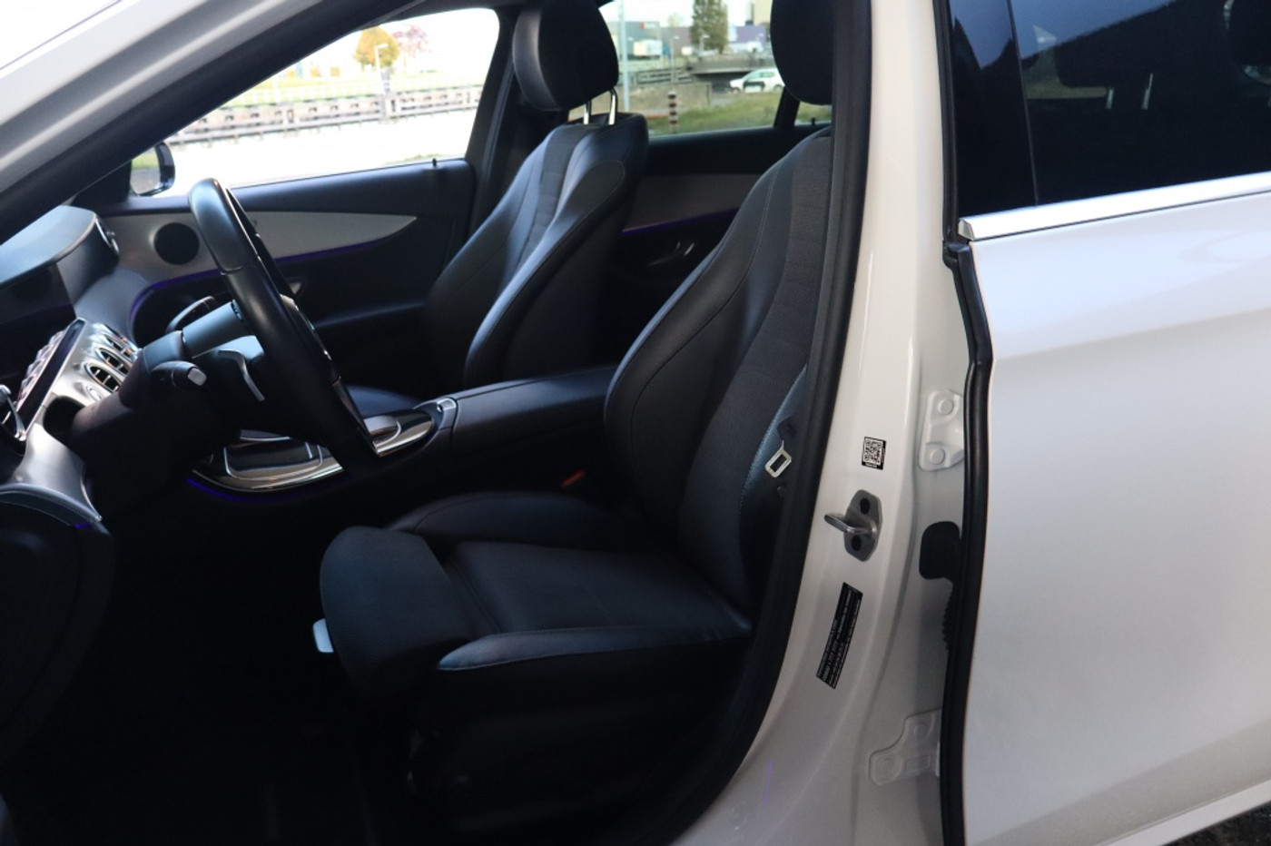 Foto van Mercedes-Benz E 300 E