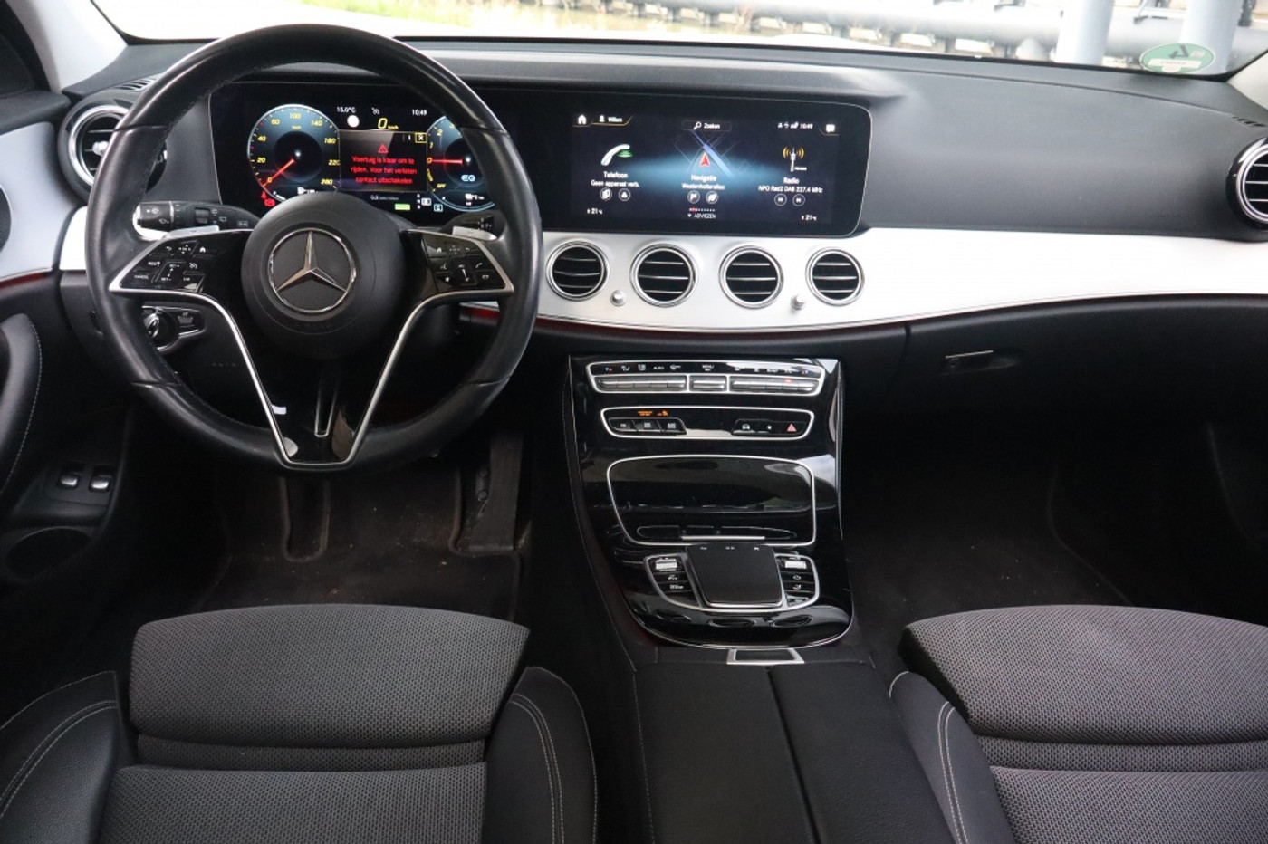 Foto van Mercedes-Benz E 300 E