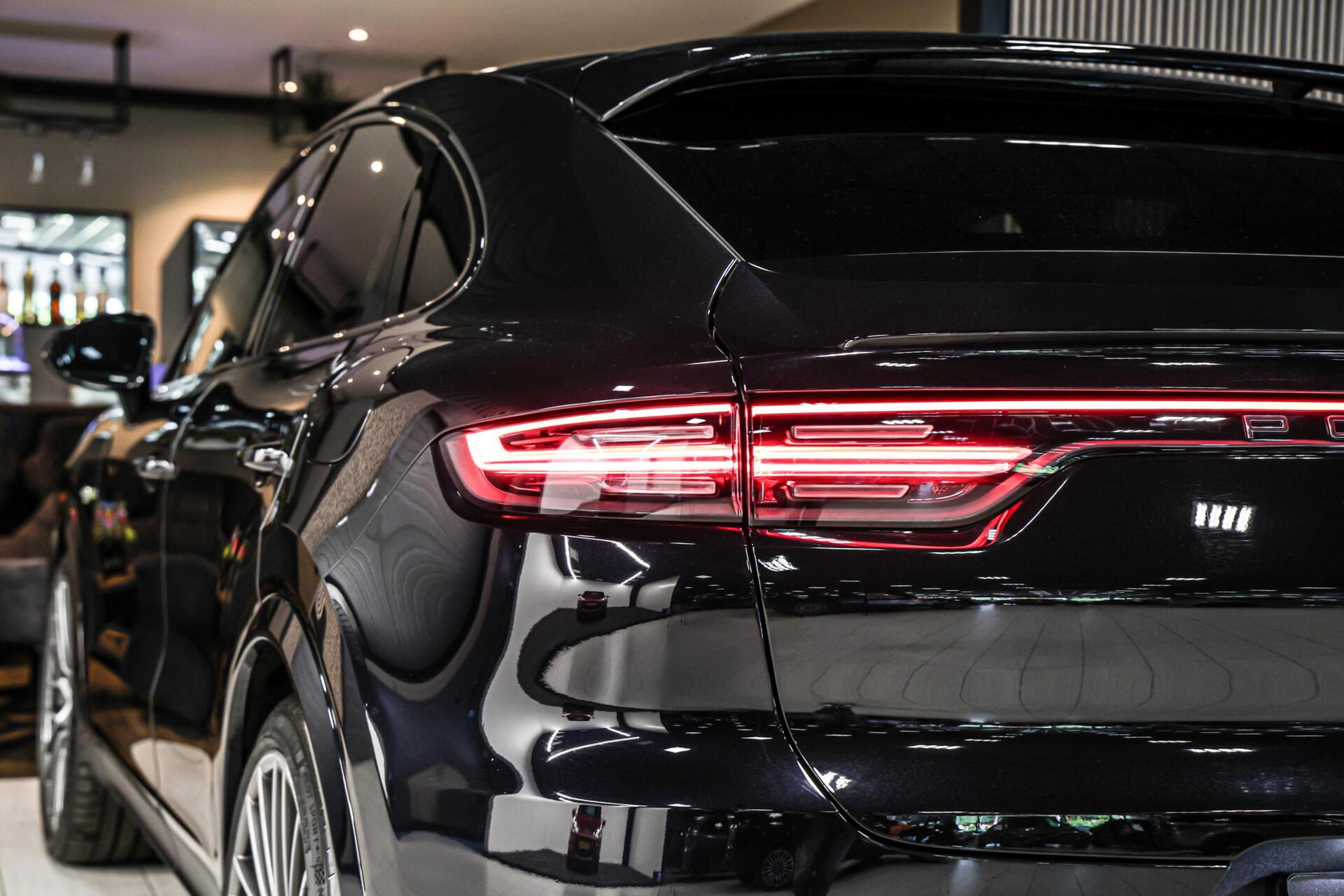 Foto van Porsche Cayenne E-hybrid