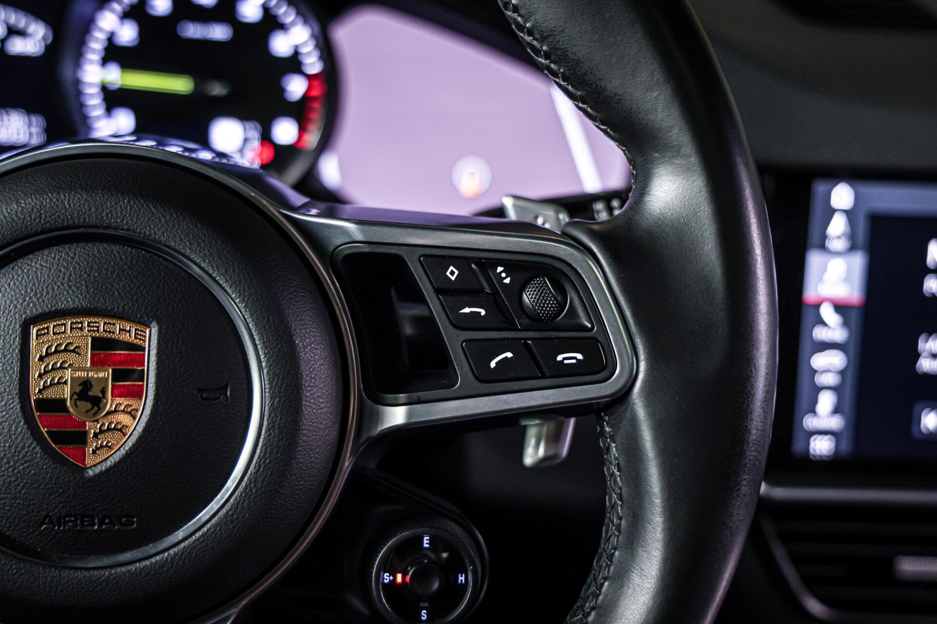 Foto van Porsche Cayenne E-hybrid
