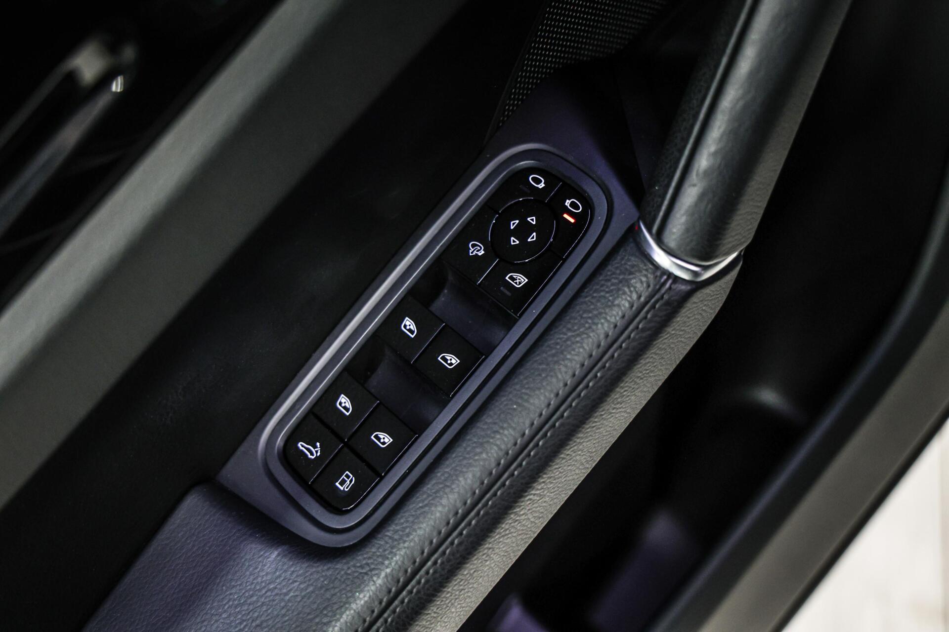 Foto van Porsche Cayenne E-hybrid