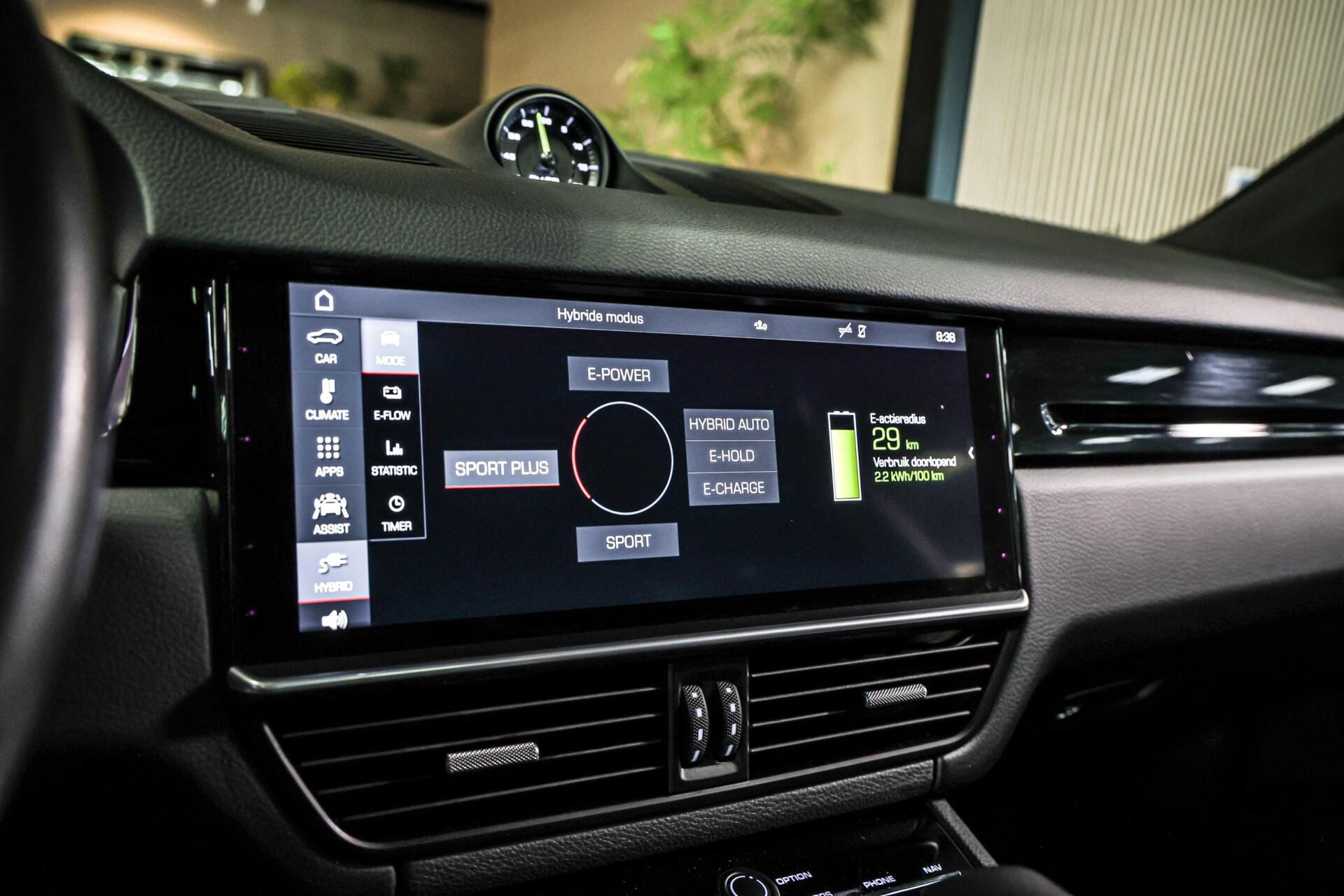 Foto van Porsche Cayenne E-hybrid