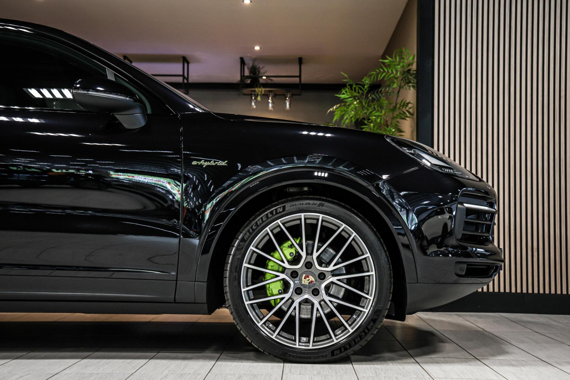 Foto van Porsche Cayenne E-hybrid