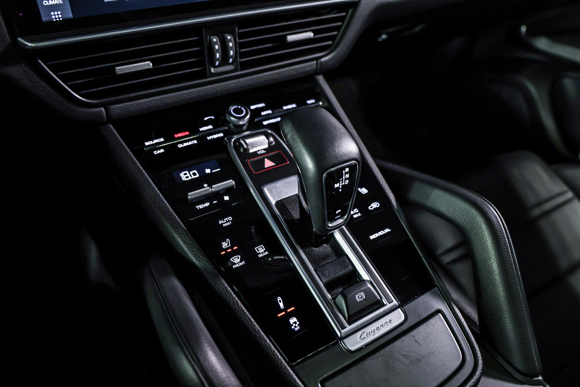 Foto van Porsche Cayenne E-hybrid