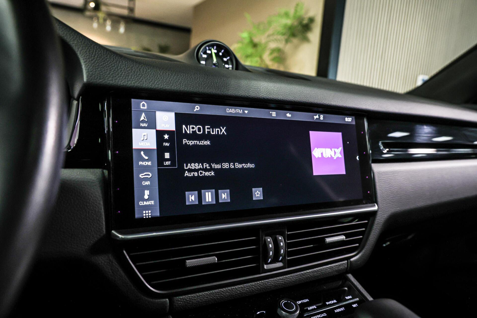 Foto van Porsche Cayenne E-hybrid