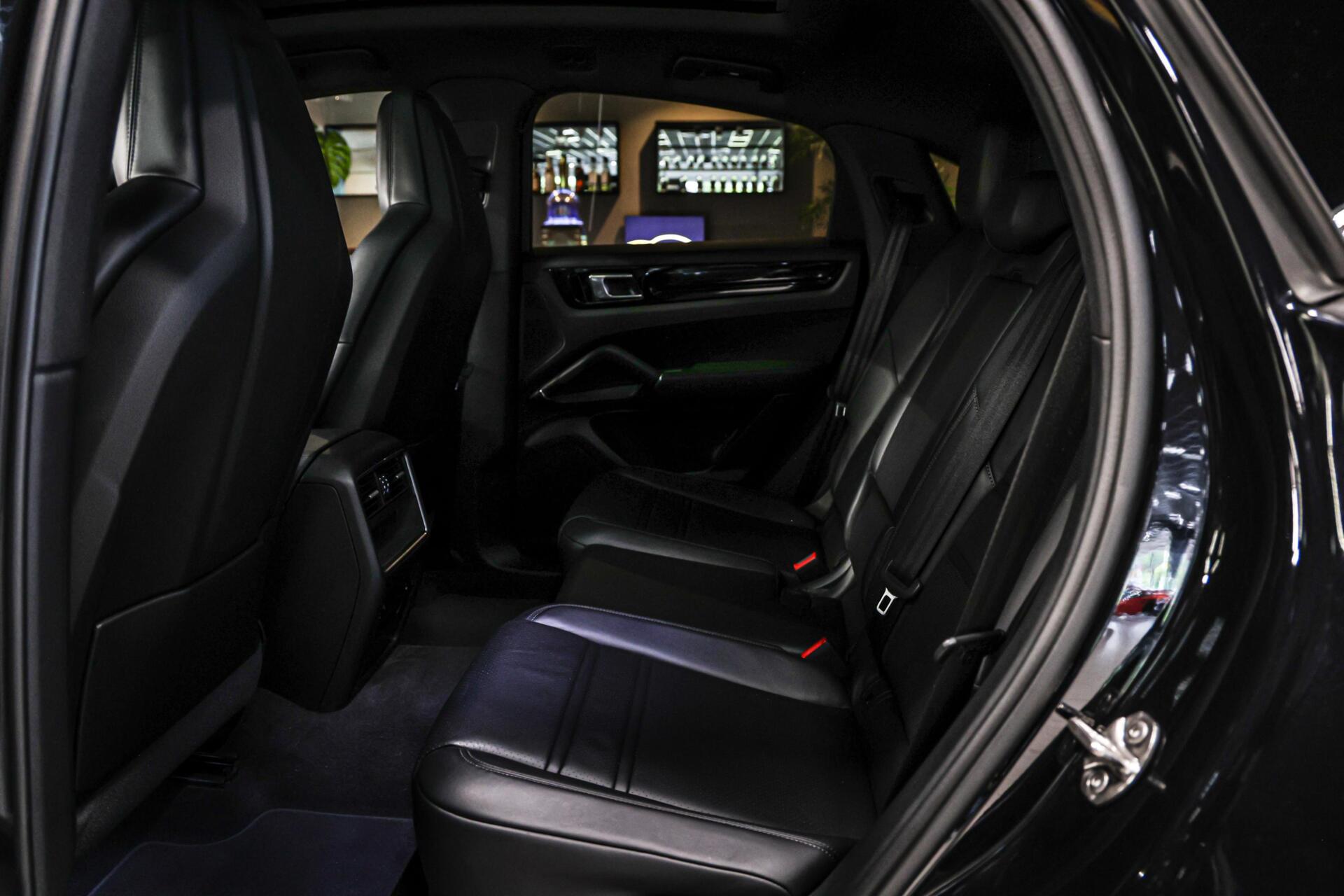 Foto van Porsche Cayenne E-hybrid