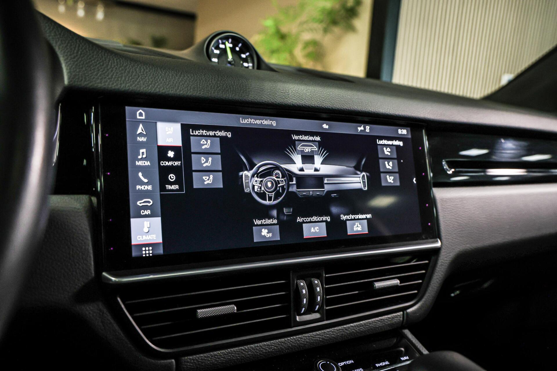 Foto van Porsche Cayenne E-hybrid