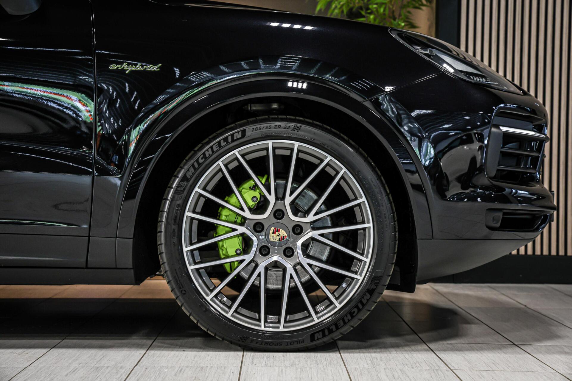 Foto van Porsche Cayenne E-hybrid