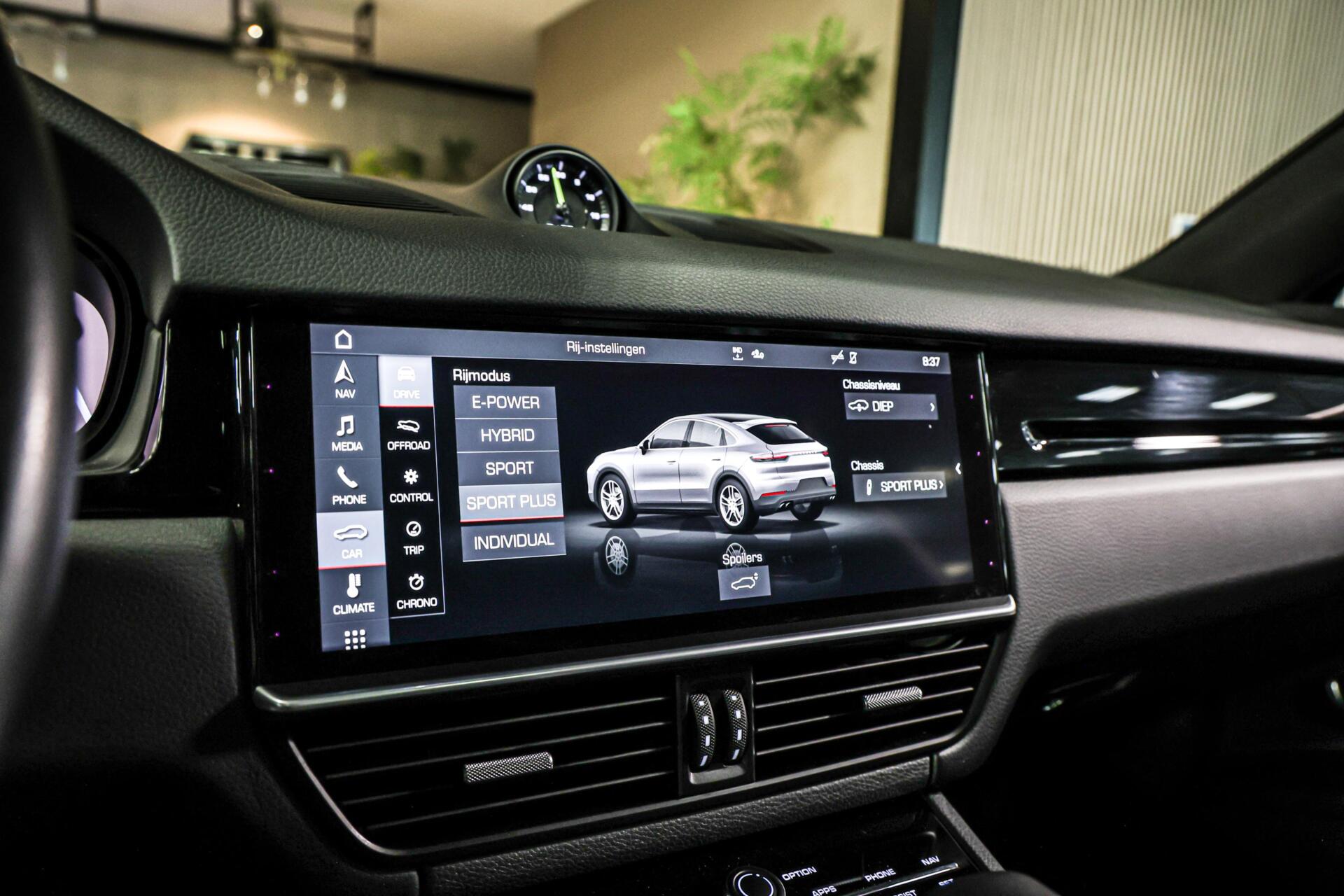 Foto van Porsche Cayenne E-hybrid