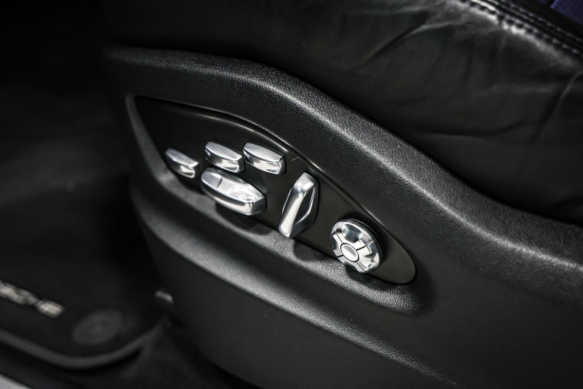 Foto van Porsche Cayenne E-hybrid