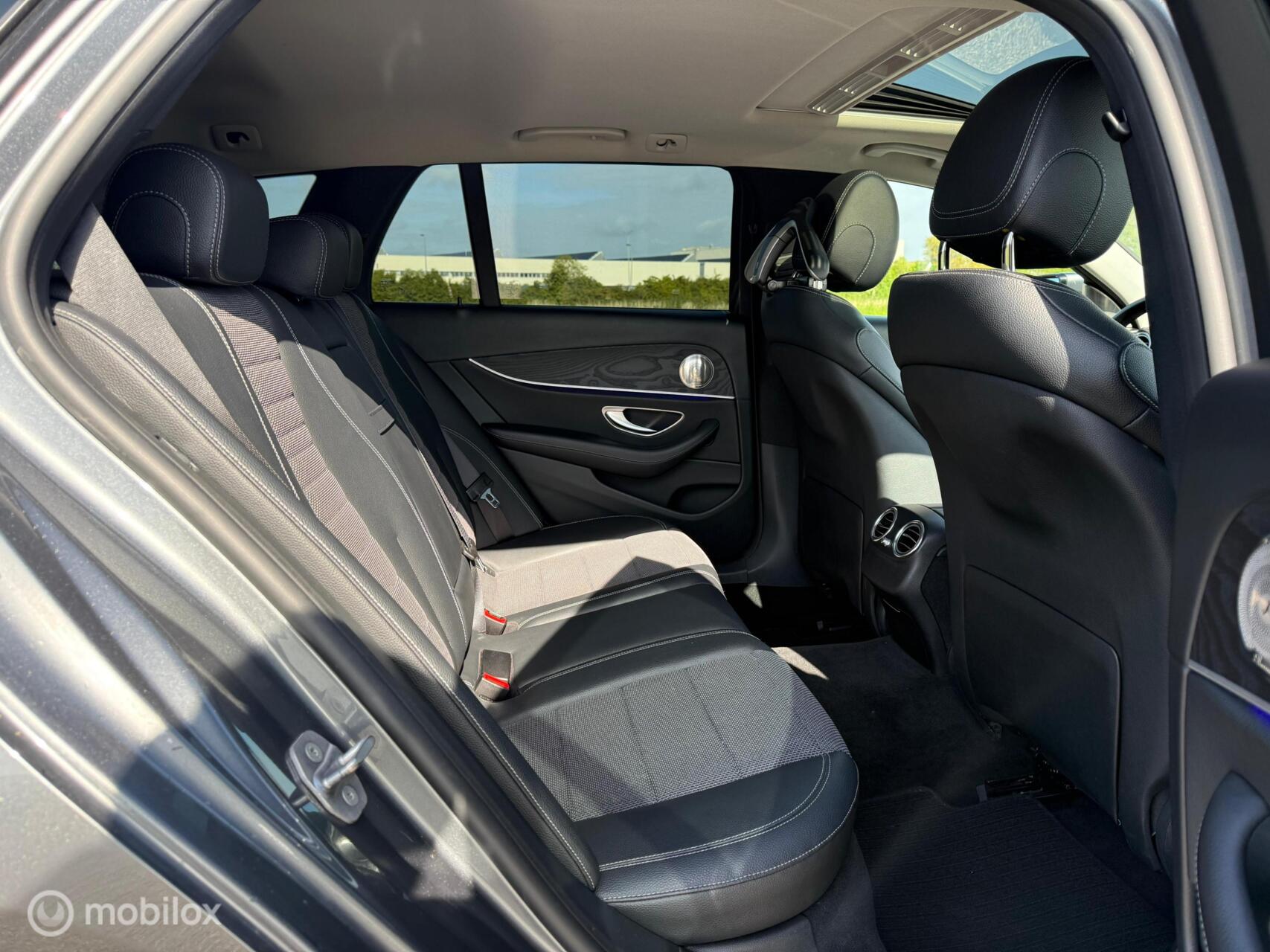 Foto van Mercedes-Benz E 220 D