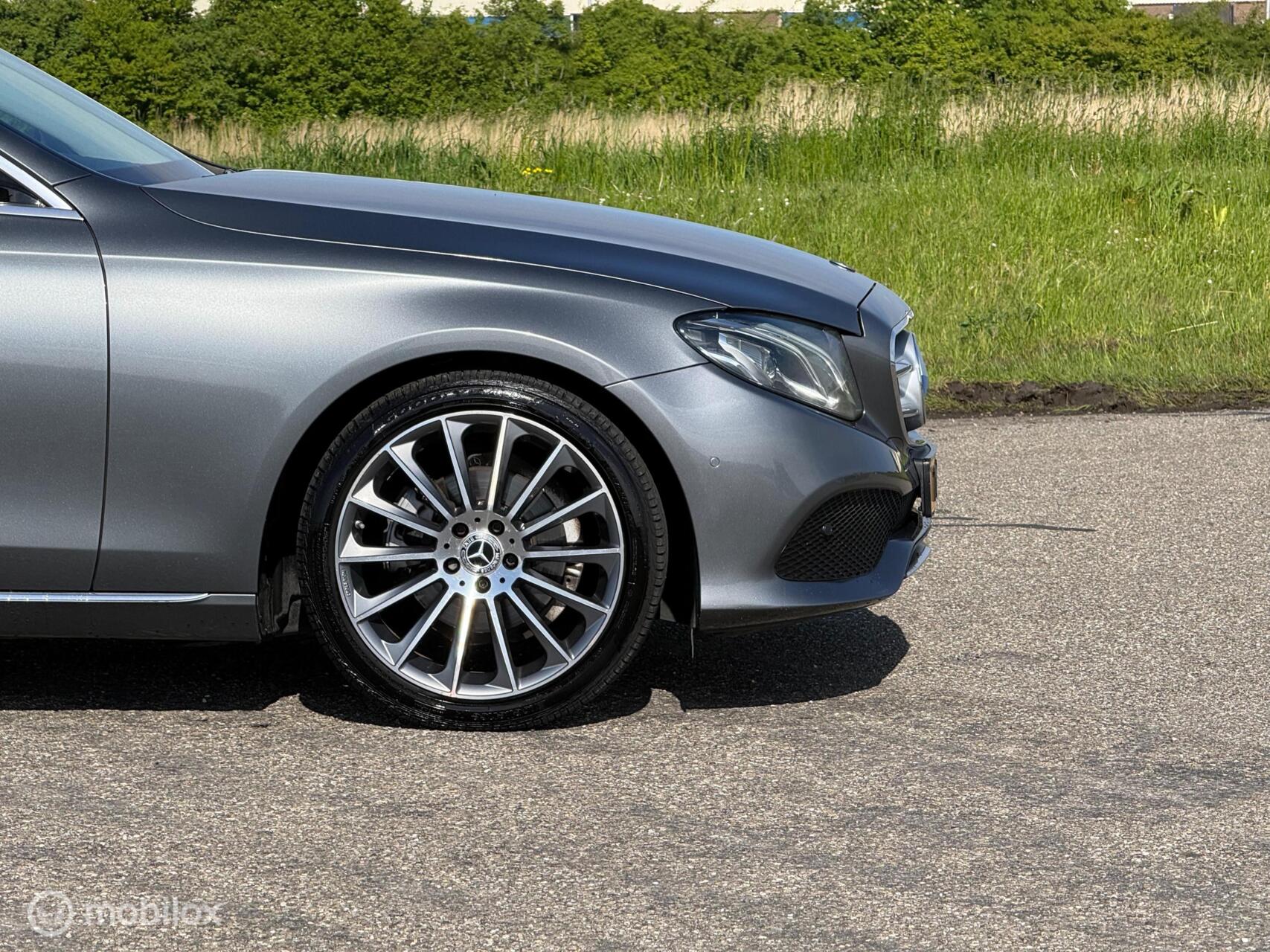 Foto van Mercedes-Benz E 220 D